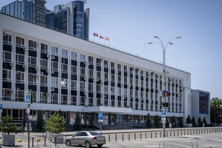 Мэрия Краснодара заставляет учителей агитировать родителей голосовать за губернатора