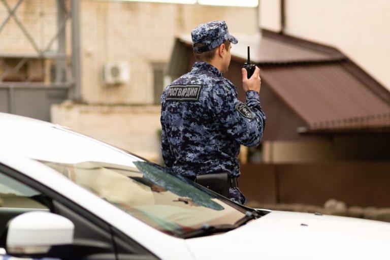 Росгвардия разогнала забаррикадировавшихся в сауне новороссийцев