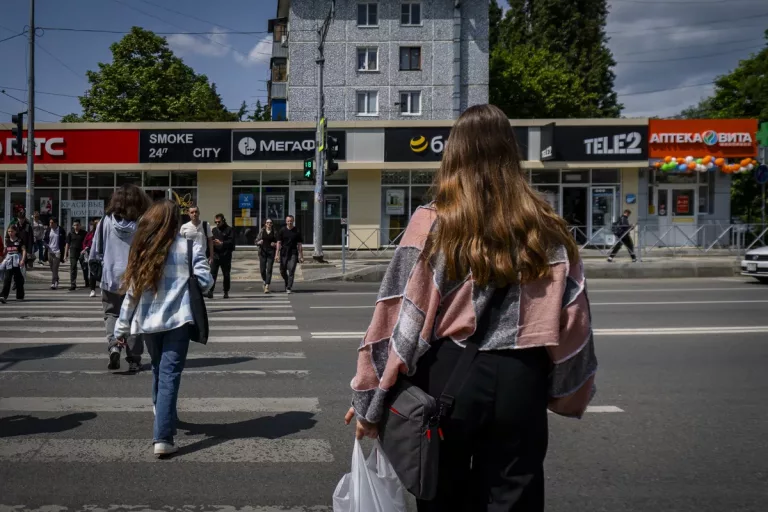 В Краснодаре у НПЗ прогремел похожий на взрыв хлопок