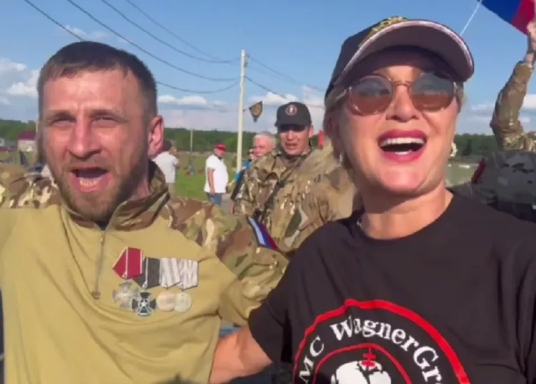 Вика Цыганова посетила мемориал ЧВК «Вагнер» в Краснодарском крае