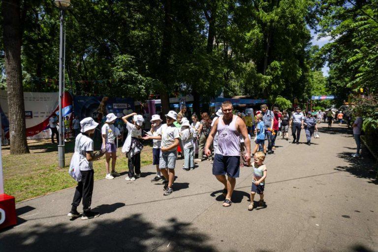 В Краснодарском крае запретили массовые мероприятия численностью свыше 1000 человек