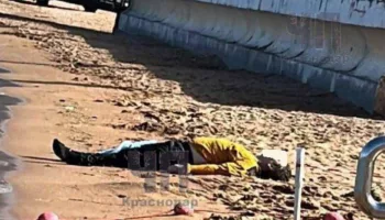Чёрное море выбросило труп мужчины на пляж Геленджика