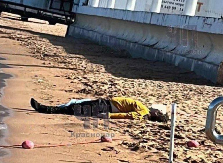 Чёрное море выбросило труп мужчины на пляж Геленджика