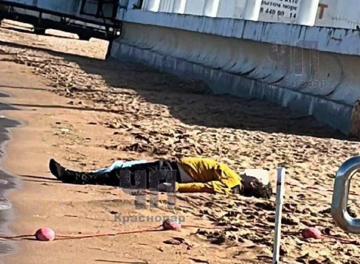 Чёрное море выбросило труп мужчины на пляж Геленджика