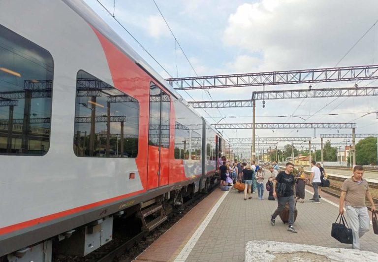 Приостановлена продажа билетов на поезда в Крым