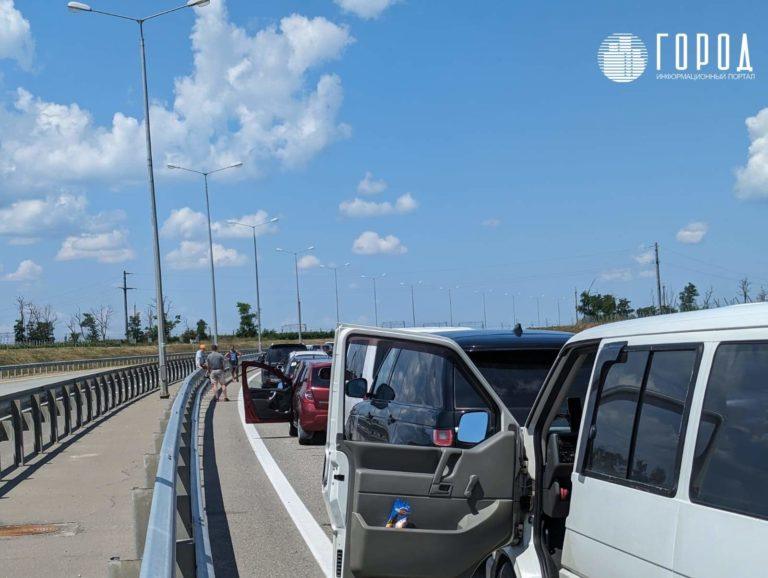 Экстренно закрыли Крымский мост для проезда