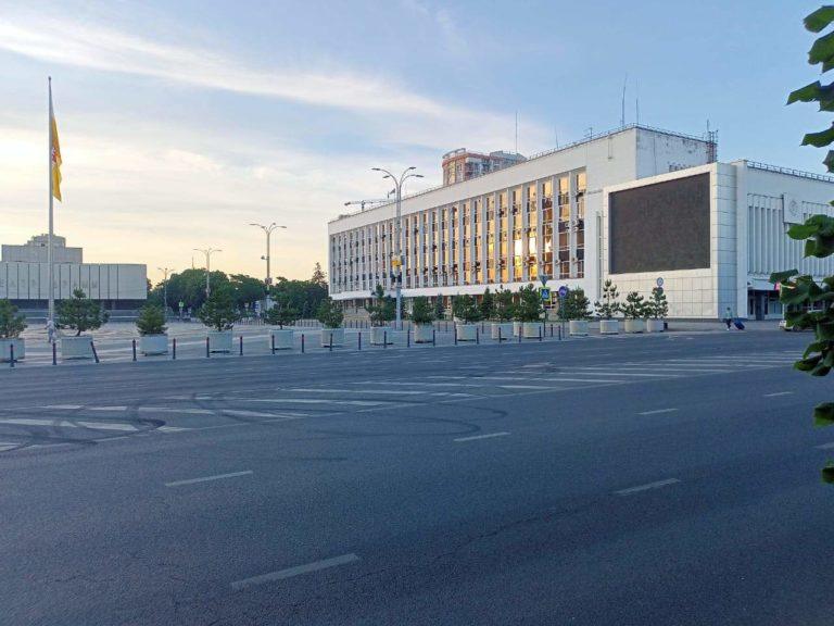 В Краснодаре снесут гаражи и недостроенные здания