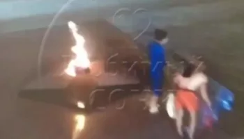 В Сочи туристы сожгли пакеты с мусором в Вечном огне: видео