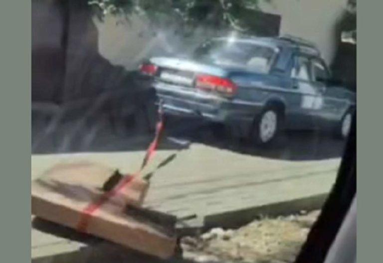 В Сочи пенсионер снёс на видео любимую лавочку пьяниц