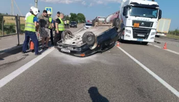 В Краснодарском крае из-за пчелы перевернулось авто и пострадал ребёнок