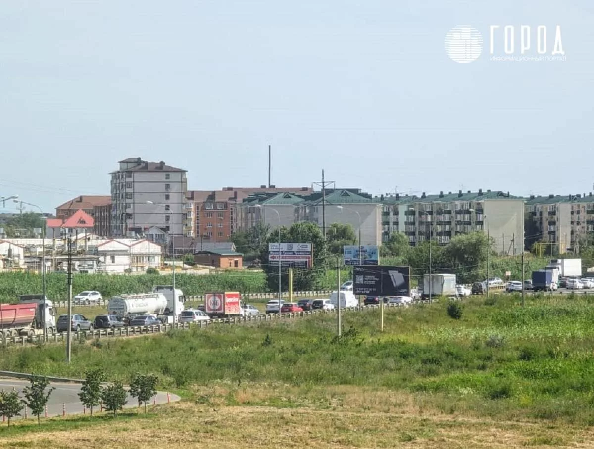 К Чёрному морю образовались 30-километровые пробки