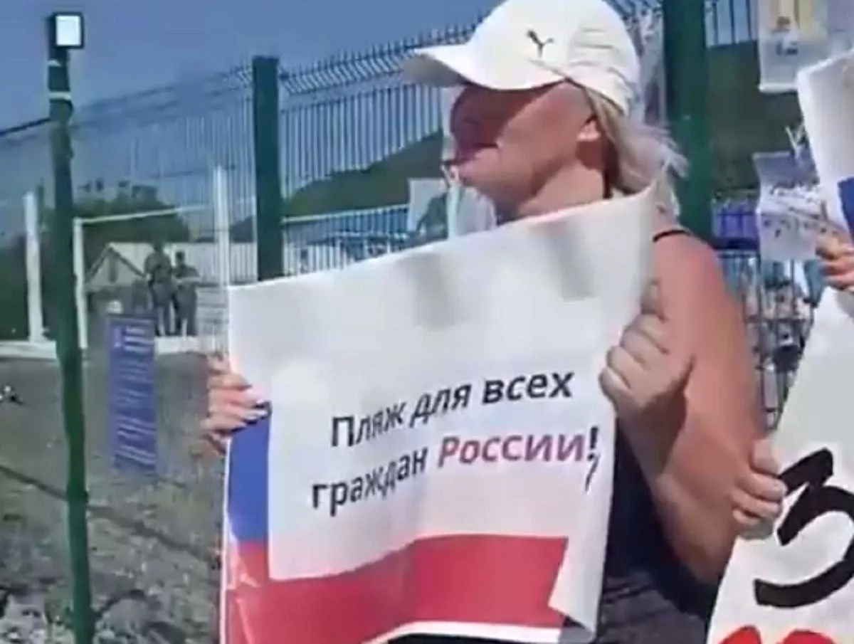 Путина потребовали открыть доступ всем на пляж в Сукко на Чёрном море