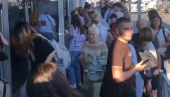 У вокзала Краснодар-1 выстроились огромные очереди: видео