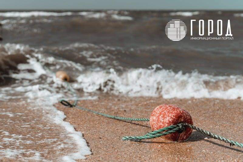 Чёрные пятна и наличка без интернета: турист об отдыхе на Азовском море