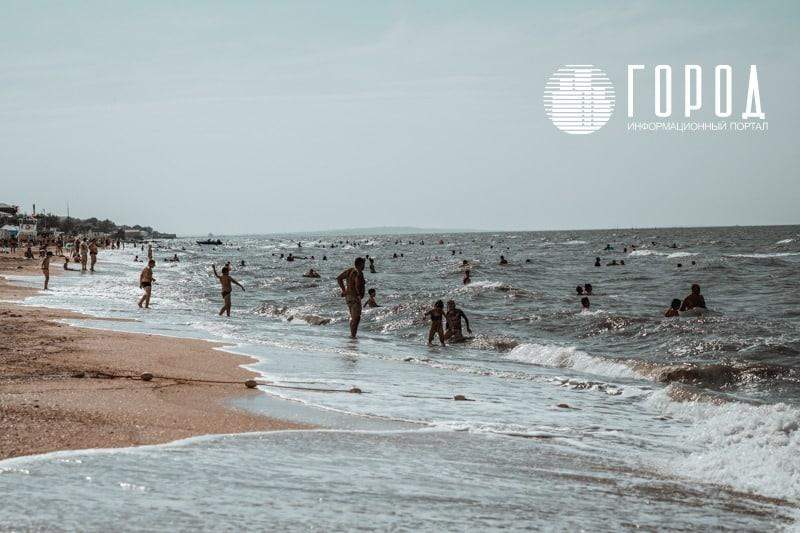 Чёрные пятна и наличка без интернета: турист об отдыхе на Азовском море
