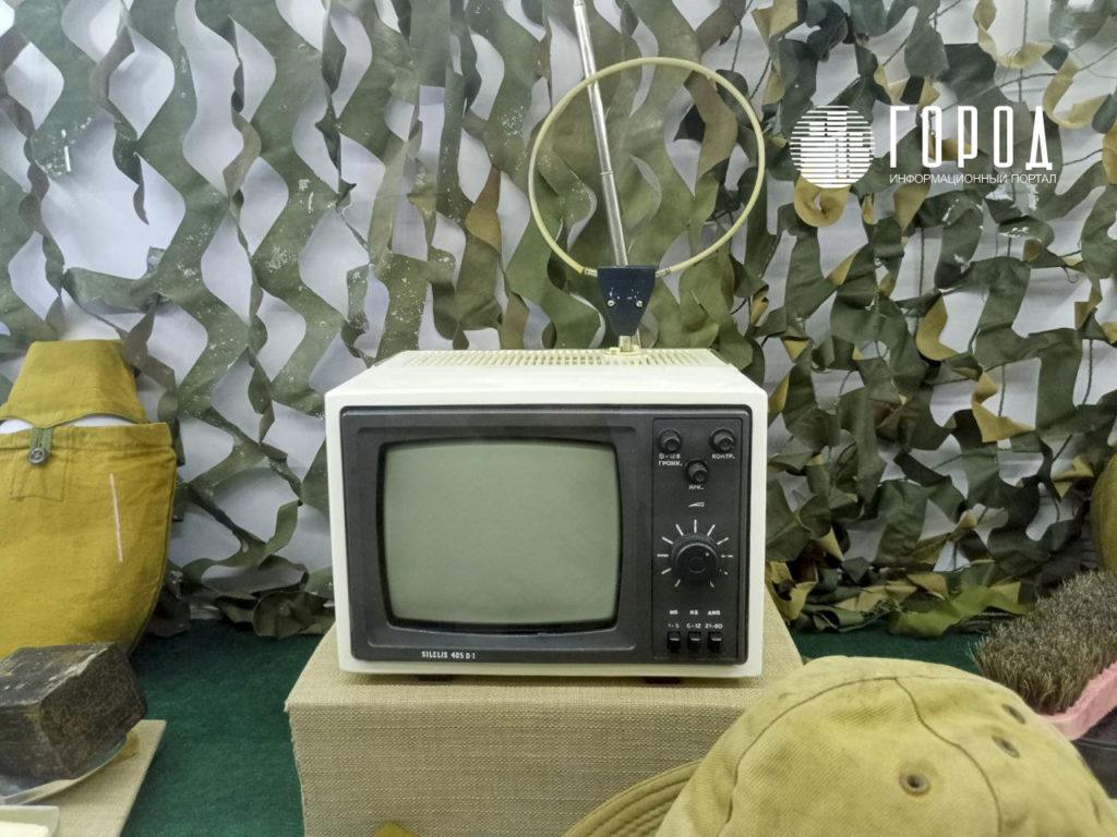 Бабины, фотоаппараты, камеры и кассеты: дети не узнают технику СССР и перестройки в музеях
