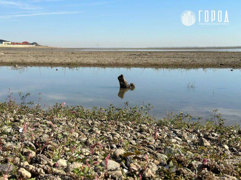 В Краснодарском водохранилище уровень воды упал на 10 метров за сутки