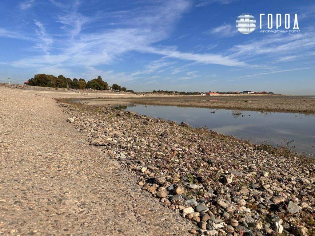 В Краснодарском водохранилище уровень воды упал на 10 метров за сутки