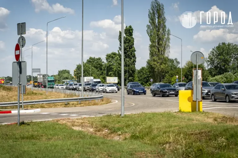 Автодор предупредил о росте пробок к Чёрному морю и плате на М-4 «Дон»