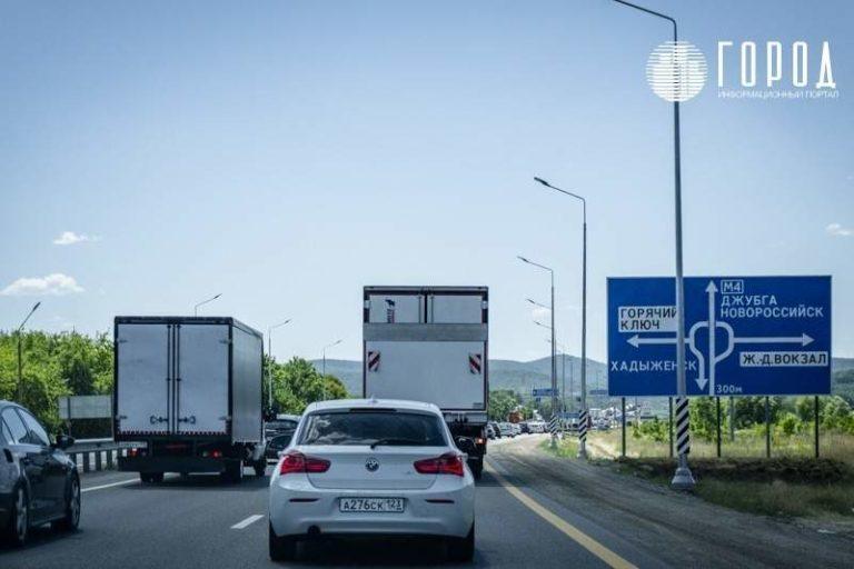 На трассах к Чёрному морю образовались 50-километровые пробки