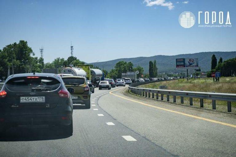 Туристы покидают Чёрное море в 60-километровых пробках