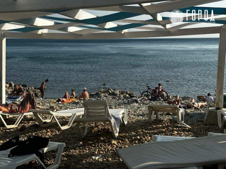 В Анапе эвакуировали пляж из-за разлива фекалий в Чёрное море