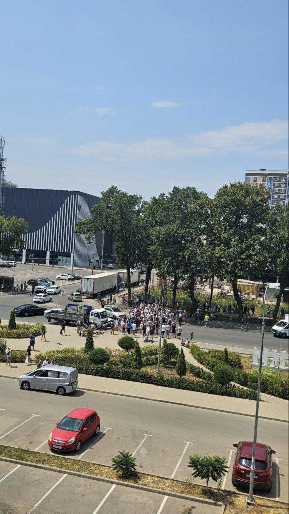 Краснодарцы перекрыли дорогу с требованием дать свет и воду: фото и видео