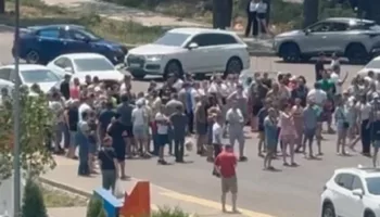 Краснодарцы перекрыли дорогу с требованием дать свет и воду: фото и видео
