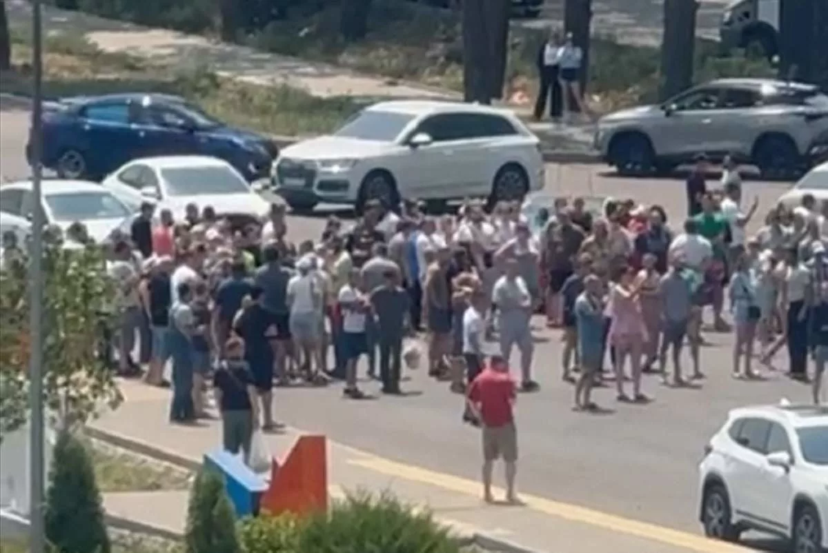 Краснодарцы перекрыли дорогу с требованием дать свет и воду: фото и видео