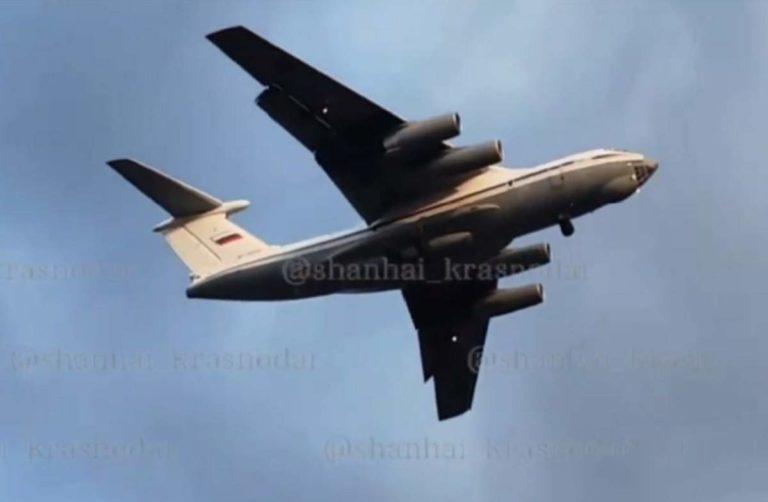 Секретный самолёт сел в закрытом аэропорту Краснодара