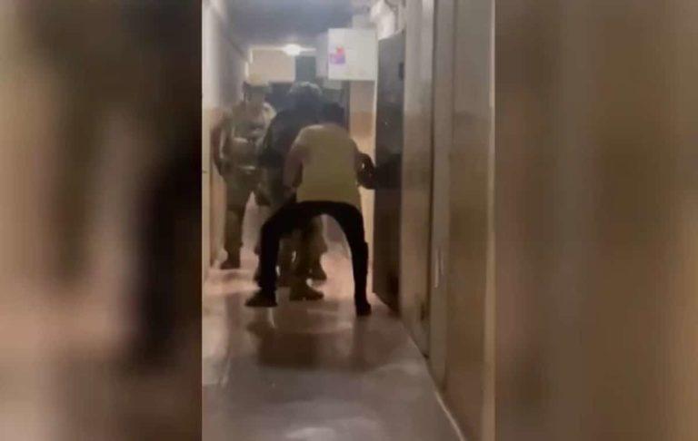 Спецназ штурмовал квартиру с угрожавшим ружьём мужчиной в Сочи: видео