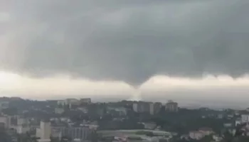 Огромный смерч появился в Чёрном море у Сочи: видео