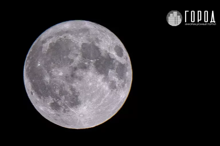 «Загадочный ореол света»: редчайшее полнолуние 2024 года — фото
