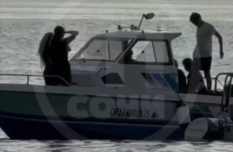 В Чёрном море на туриста наехал катер у пляжа Сочи: видео
