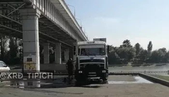 новости краснодара, река кубань, полив, грязной водой, тургеневский мост