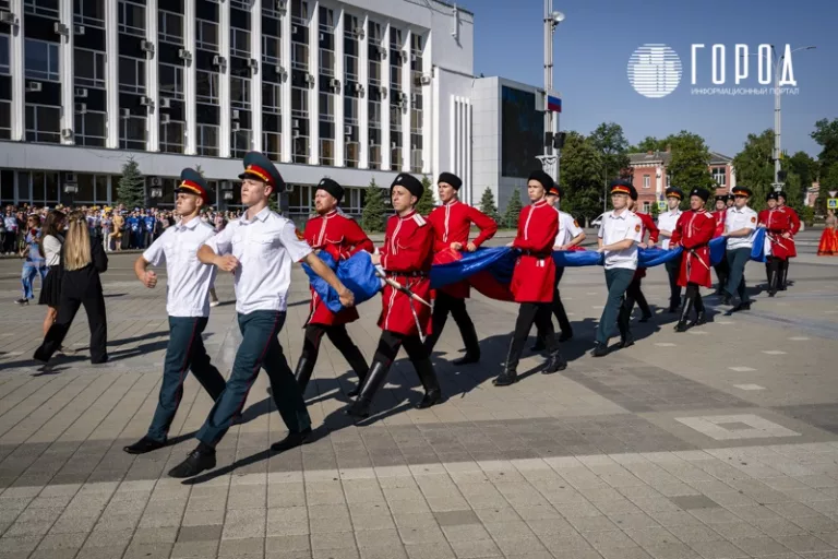 День Краснодарского края приглашают отметить на кладбище и субботнике