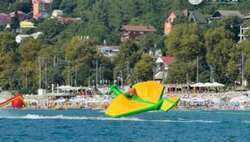 новости краснодар, город, пляжи сочи, лазаревское, последние фото лета 2024 (15)