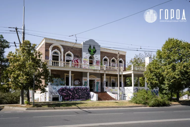 Третьи лица не пришли в суд поддержать мэрию Краснодара в сносе заброшенного кафе в ЮМР