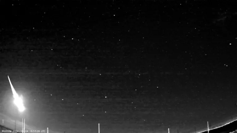 Яркий метеор пролетел над Краснодаром