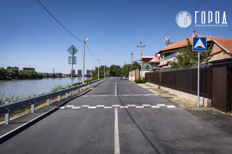 Без тротуаров, но с Кубанью: как живёт улица Береговая в центре Краснодара