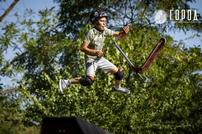 В Краснодарском крае действуют правила для детей и подростков на самокатах и велосипедах