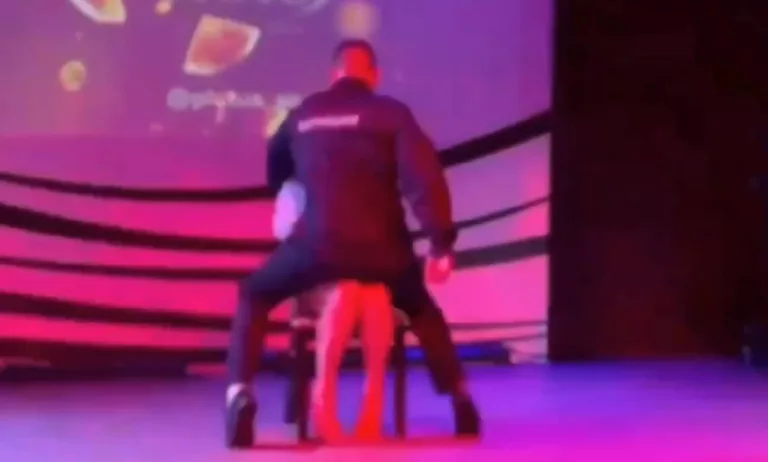 В Сочи задержали стриптизёра в форме полиции: видео