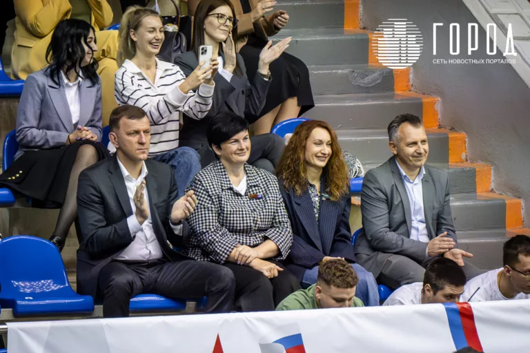 Отписки, насилие в школах, залитый бетоном город: Евгения Наумова раскритиковали по итогам 2024 года в «Национальном рейтинге мэров»