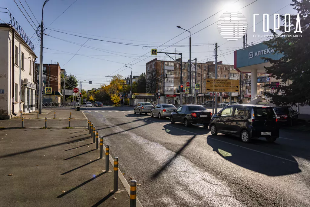 В районе улицы тургенева почти всегда плотное движение. 