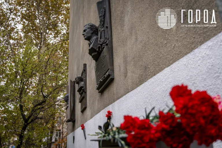 Дом шести выдающихся жителей Краснодара: история необычной десятиэтажки на Гоголя, 23