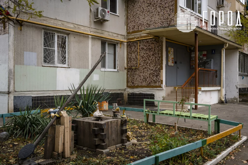 Импровизированный колодец в Юбилейном районе Краснодара. 