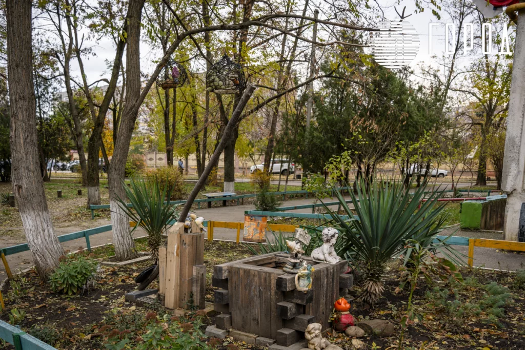 Сказочная площадка в ЮМР. 