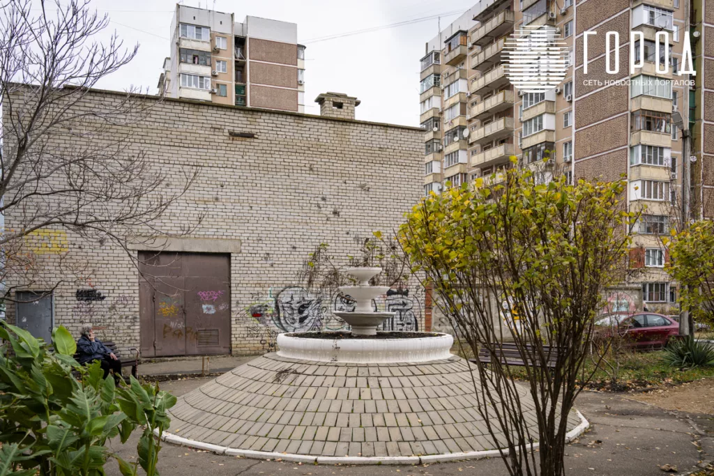 Старенький фонтан. 