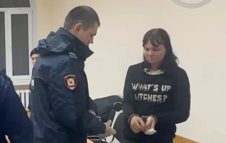 Краснодарку отправили в колонию-поселение за оставление 6 детей на холоде и без еды