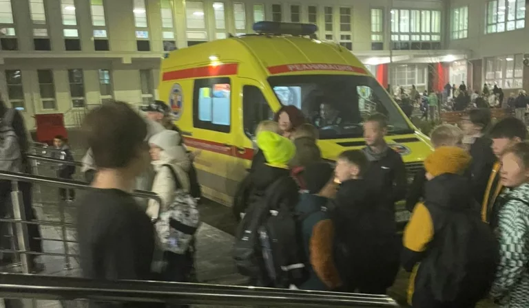 Школьника выдворят из России за поножовщину в 94-й школе Краснодара.